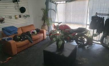 Local Comercial Renta Av. Teófilo Borunda 9,000  AlbFue RCB