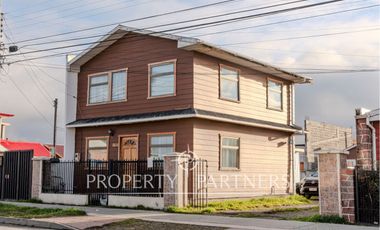 Casa en sector residencial a pasos de Costanera en Punta Arenas