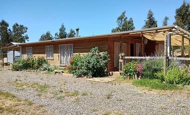VENDO PARCELA CON CASA -PISCINA EN SAN PEDRO DE ALCANTARA