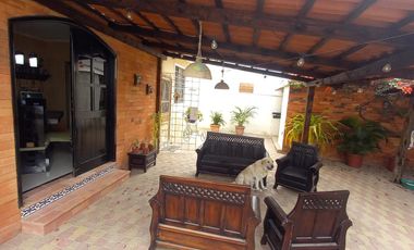 VENTA DE CASA AMPLIA ESQUINERA EN SALINAS SECTOR SOLYMAR (CMC)