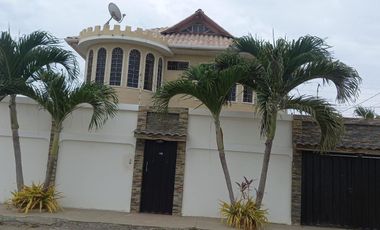 VENTA DE CASA AMPLIA ESQUINERA EN SALINAS SECTOR SOLYMAR (CMC)