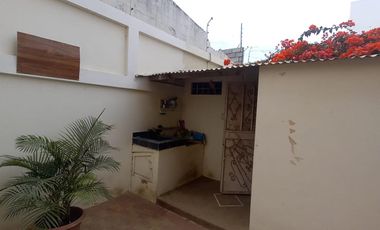 VENTA DE CASA AMPLIA ESQUINERA EN SALINAS SECTOR SOLYMAR (CMC)