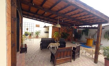 VENTA DE CASA AMPLIA ESQUINERA EN SALINAS SECTOR SOLYMAR (CMC)