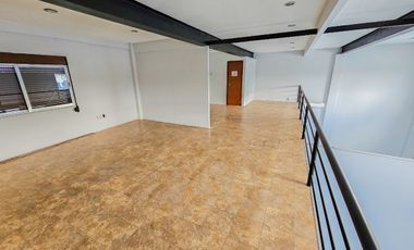 Edificio sobre Avenida Huayacan · Uso Comercial · Dos Niveles · 803M2