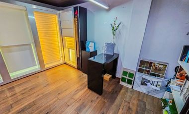 Edificio sobre Avenida Huayacan · Uso Comercial · Dos Niveles · 803M2