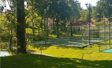 CASA CLAYTON SENDEROS CAMINO DE CRUCES LINEA BLANCA