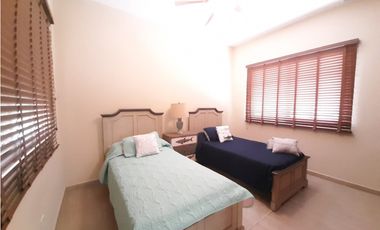 CASA CLAYTON SENDEROS CAMINO DE CRUCES LINEA BLANCA