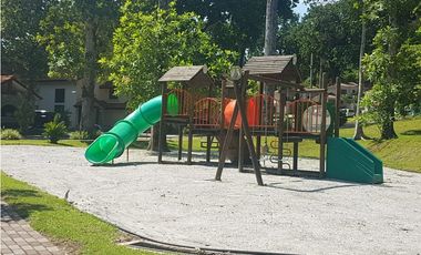 CASA CLAYTON SENDEROS CAMINO DE CRUCES LINEA BLANCA