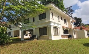 CASA CLAYTON SENDEROS CAMINO DE CRUCES LINEA BLANCA