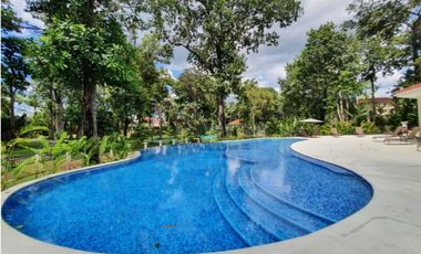 CASA CLAYTON SENDEROS CAMINO DE CRUCES LINEA BLANCA