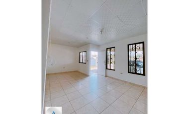 Alquilo linda residencia semi amueblada en Boquerón!
