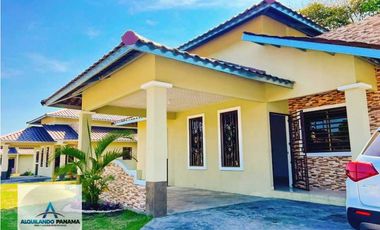 Alquilo linda residencia semi amueblada en Boquerón!