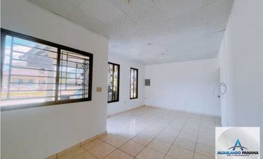 Alquilo linda residencia semi amueblada en Boquerón!