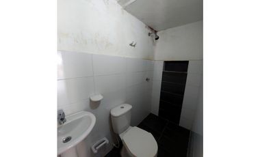 VENTA DE CASA  PARA INVERSIÓN EN MARGEN IZQUIERDA DE MONTERA