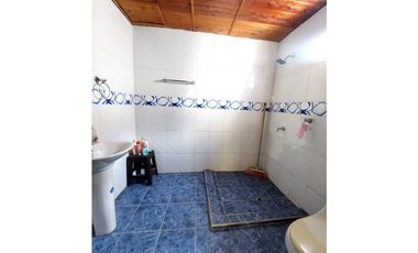 VENTA DE CASA  PARA INVERSIÓN EN MARGEN IZQUIERDA DE MONTERA