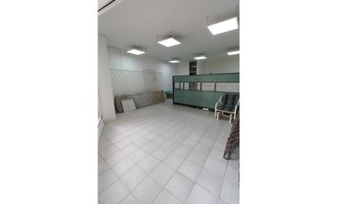 Amplio y bien Ubicado Local Comercial en ARRIENDO  2  Piso