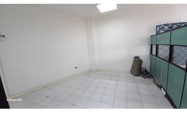 Amplio y bien Ubicado Local Comercial en ARRIENDO  2  Piso