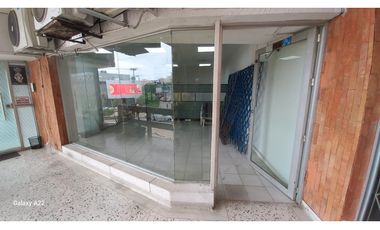 Amplio y bien Ubicado Local Comercial en ARRIENDO  2  Piso