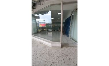 Amplio y bien Ubicado Local Comercial en ARRIENDO  2  Piso