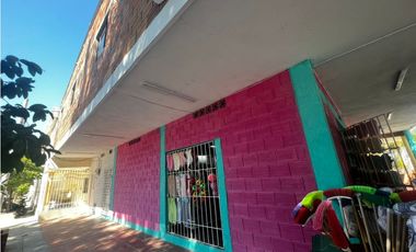 SE VENDE ESQUINA COMERCIAL, SECTOR SANTA CRUZ