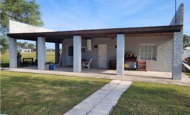 Casa de 2 dormitorios con pileta en La Mansa, para vivir y descansar!