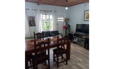Casa de 2 dormitorios con pileta en La Mansa, para vivir y descansar!