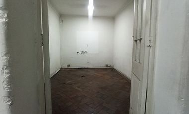 SE ARRIENDA LOCAL COMERCIAL UBICADO  CALLE PORTUGAL