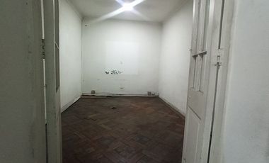 SE ARRIENDA LOCAL COMERCIAL UBICADO  CALLE PORTUGAL