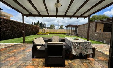 Bajo!  casa campestre unifamiliar en conjunto en venta en cajica. .