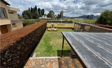 Bajo!  casa campestre unifamiliar en conjunto en venta en cajica. .