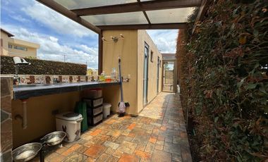 Bajo!  casa campestre unifamiliar en conjunto en venta en cajica. .