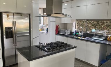 Bajo!  casa campestre unifamiliar en conjunto en venta en cajica. .