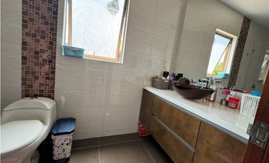 Bajo!  casa campestre unifamiliar en conjunto en venta en cajica. .