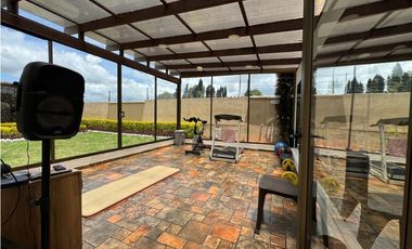 Bajo!  casa campestre unifamiliar en conjunto en venta en cajica. .