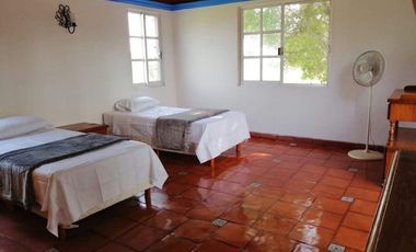 Venta de propiedad con 3 casas