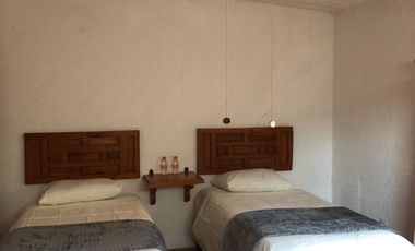 Venta de propiedad con 3 casas