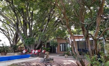 Venta de propiedad con 3 casas