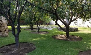 Venta de propiedad con 3 casas