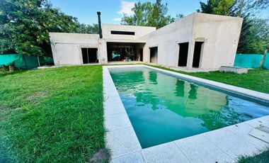 Casa a terminar en venta - 3 Dormitorios 1 Baño - 1.491Mts2 - La Plata