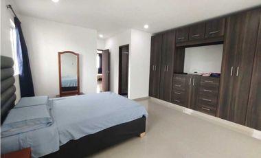 Se arrienda apartamento sin amoblar o amoblado en la castellana