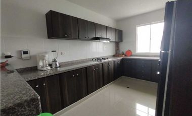 Se arrienda apartamento sin amoblar o amoblado en la castellana