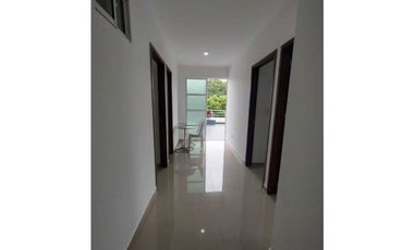 Se arrienda apartamento sin amoblar o amoblado en la castellana