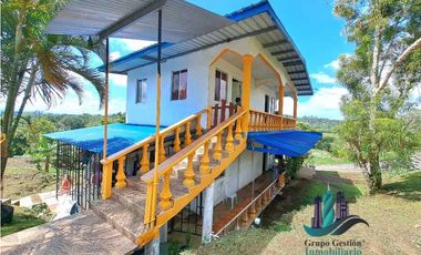 VENDO CASA CON 4 APARTAMENTOS CON 4 BAÑOS