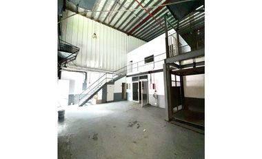 Galera de 509 mts en Don Bosco -