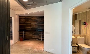 Oficina en Arriendo en Torre Paris/ Metro Los Leones