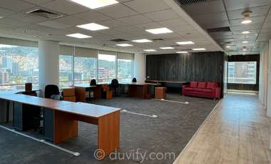 Oficina en Arriendo en Torre Paris/ Metro Los Leones
