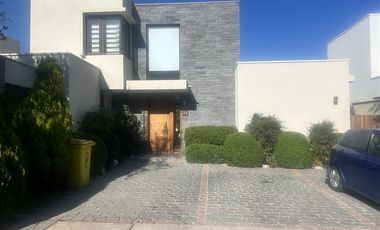 Casa en Venta en Los Maitenes / Jumbo / Chamisero