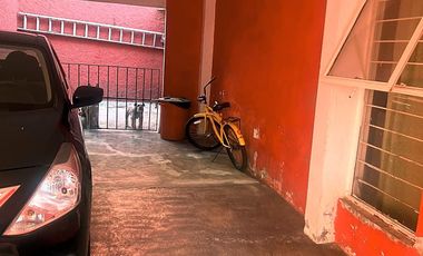 CASA EN VENTA EN JARDINES DE MORELOS (SOBRE AVENIDA PRINCIPAL)