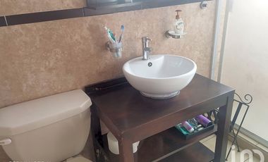 CASA EN RENTA CON DEPARTAMENTO Y ESTUDIO OFICINA ZONA CENTRAL LA PAZ