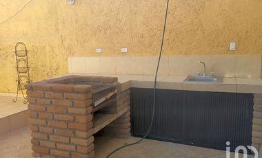 CASA EN RENTA CON DEPARTAMENTO Y ESTUDIO OFICINA ZONA CENTRAL LA PAZ